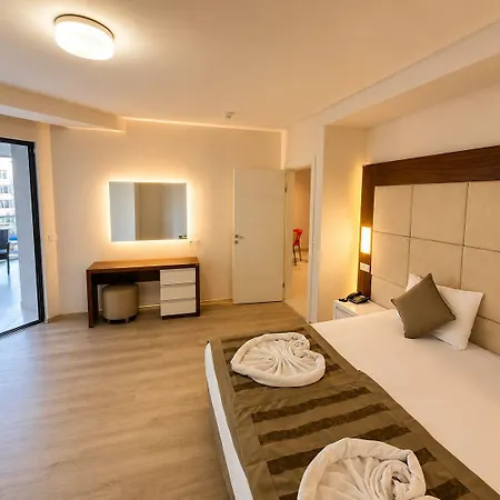 Delfino Boutique Hotel 3*