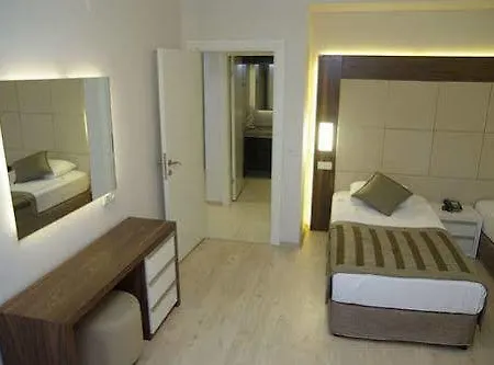 Delfino Boutique Apart Hotel 3*