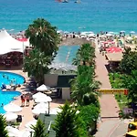 Delfino Boutique Hotell 3*